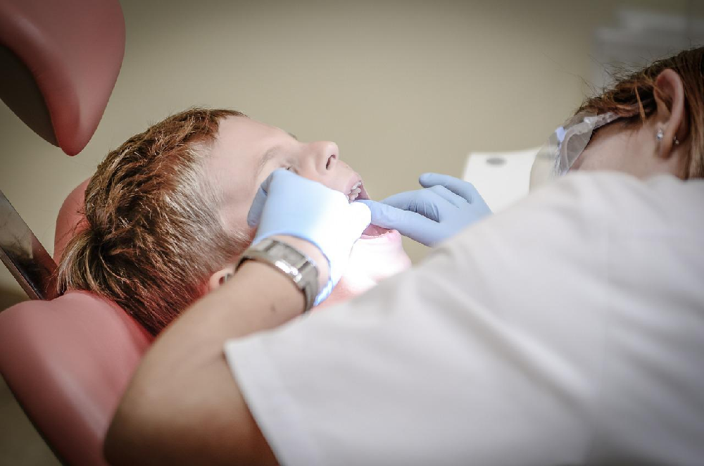 Pierwsza wizyta dziecka u stomatologa, jak to wygląda?